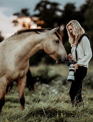 Featured Artist Anna Archinger